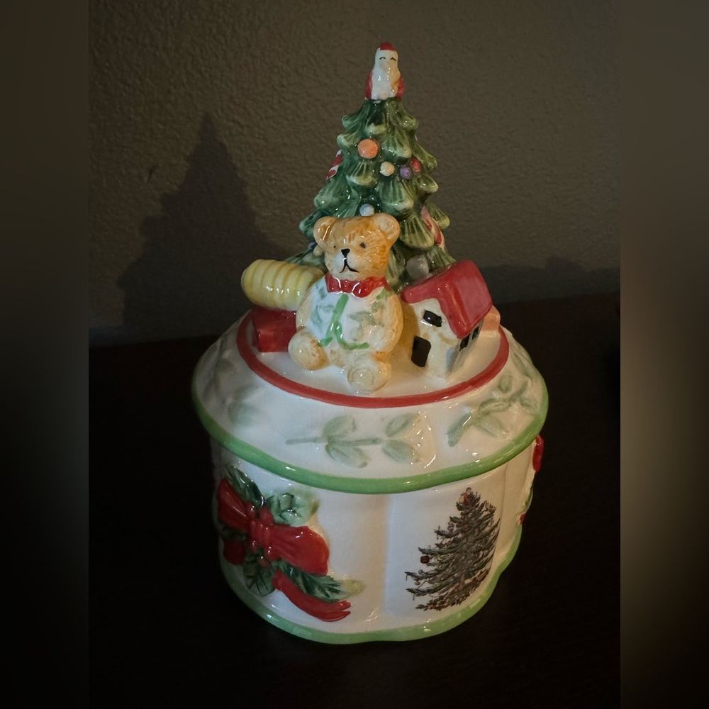 Jewelry box or candy box